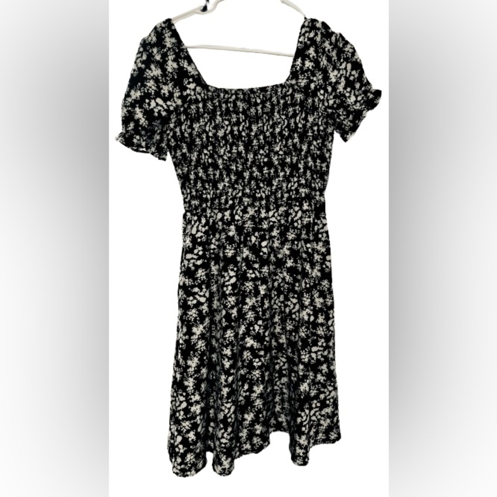 Adorable Travel Dress w/ POCKETS!